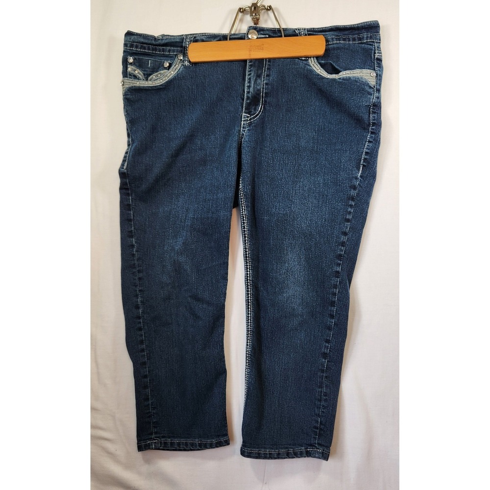 Suko Jeans Plus‎ Size 16 Dark Wash Rhinestone Embroidered Capri Jeans